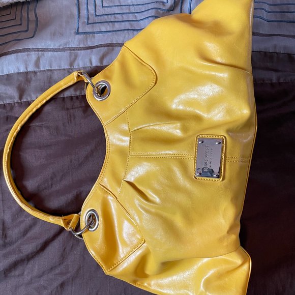 Dress with purse and shoes - Picture 3 of 6